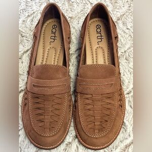 Earth Ella Round Toe Slip-On Casual Flat Comfort Loafers in Brown Leather 
Sz 7
